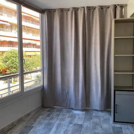 Bel Apt Avec Veranda Place General De Gaulle By Weekome Апартаменты